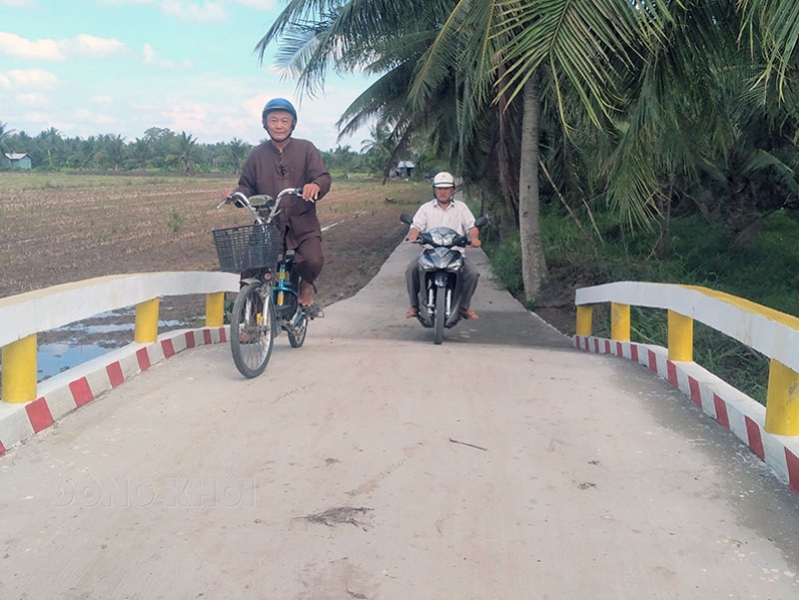 Ông Năm Quý nhiệt tình đóng góp xây dựng cầu, đường nông thôn