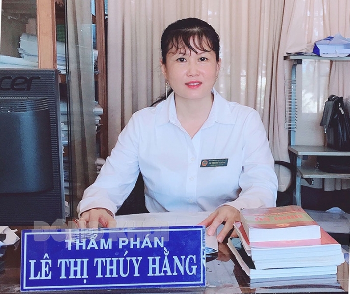 Thẩm phán Lê Thị Thúy Hằng gương mẫu trong công tác