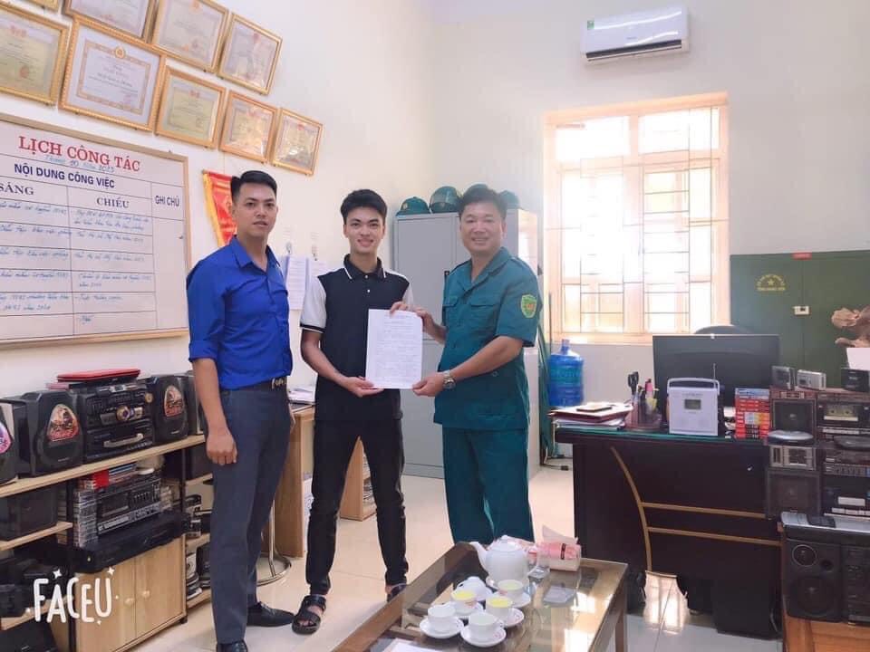 GƯƠNG THANH NIÊN TỈNH HƯNG YÊN TẠM GÁC HỌC ĐẠI HỌC, TÌNH NGUYỆN VIẾT ĐƠN LÊN ĐƯỜNG NHẬP NGŨ NĂM 2024