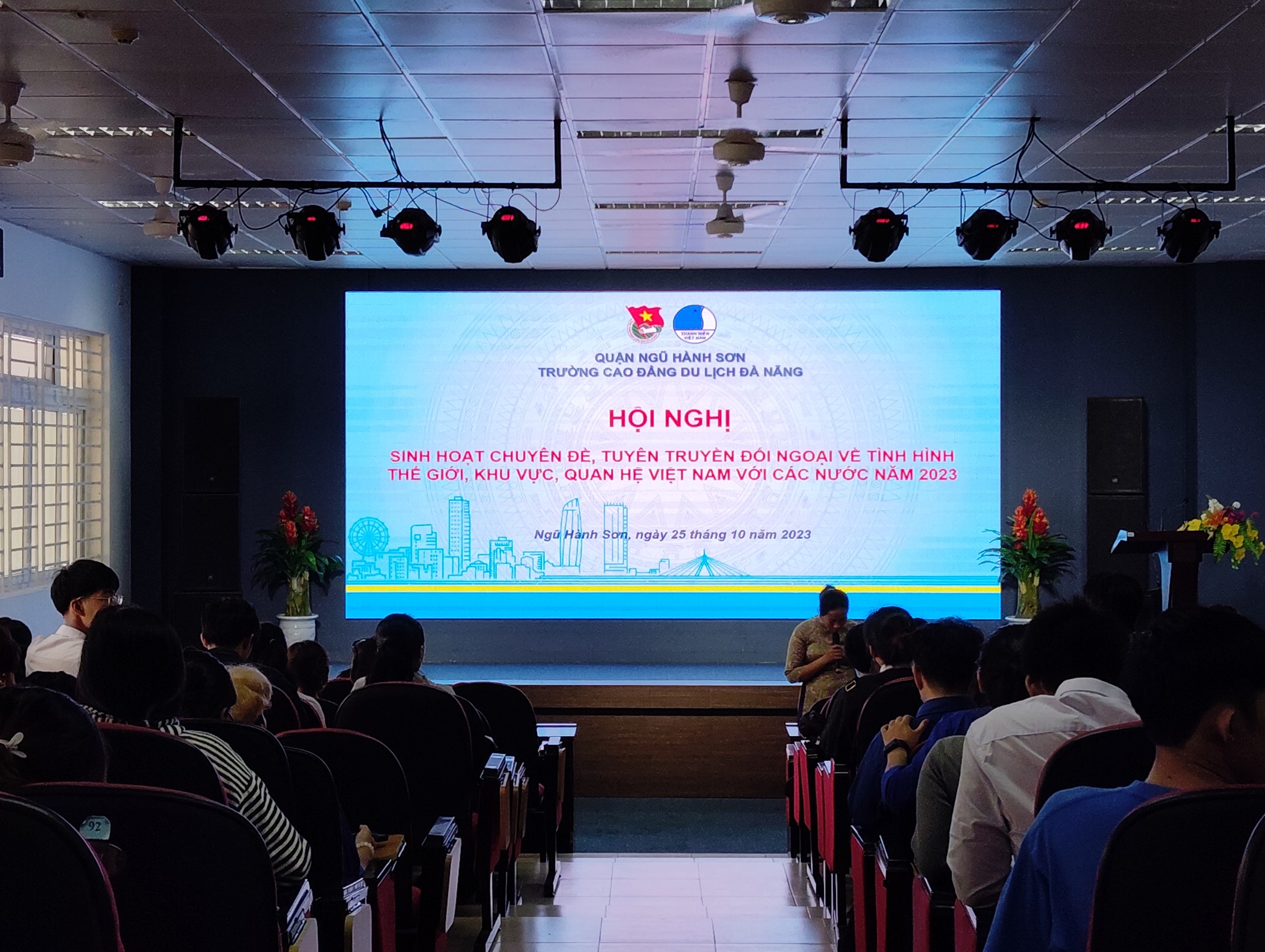 QUẬN ĐOÀN - HỘI LHTN VIỆT NAM QUẬN NGŨ HÀNH SƠN PHỐI HỢP TỔ CHỨC SINH HOẠT CHUYÊN ĐỀ, TUYÊN TRUYỀN ĐỐI NGOẠI VỀ TÌNH HÌNH THẾ GIỚI, KHU VỰC, QUAN HỆ VIỆT NAM VỚI CÁC NƯỚC NĂM 2023