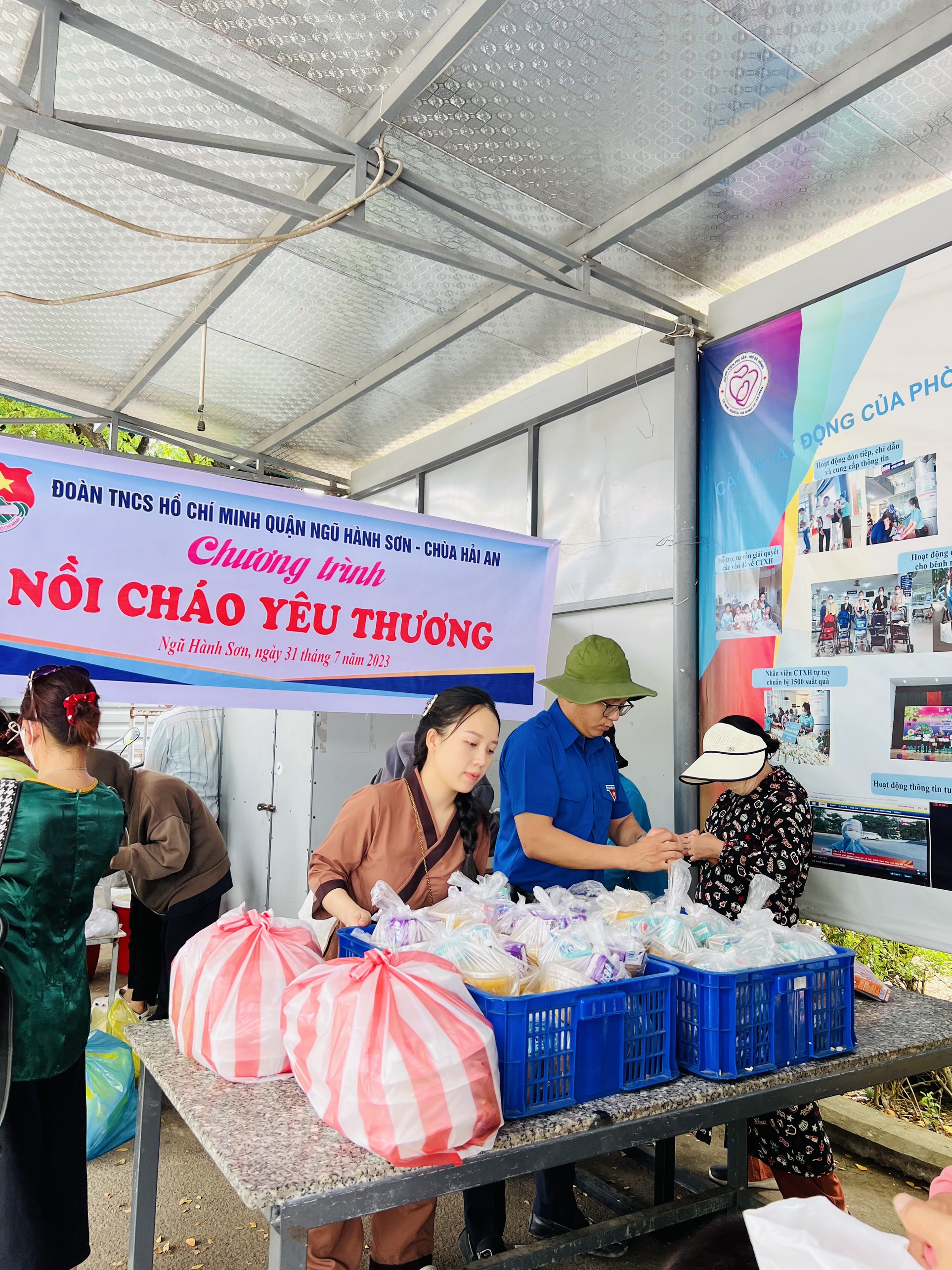 MÔ HÌNH "NỒI CHÁO YÊU THƯƠNG - ẤM LÒNG NGƯỜI BỆNH" TẠI BỆNH VIỆN PHỤ SẢN NHI ĐÀ NẴNG