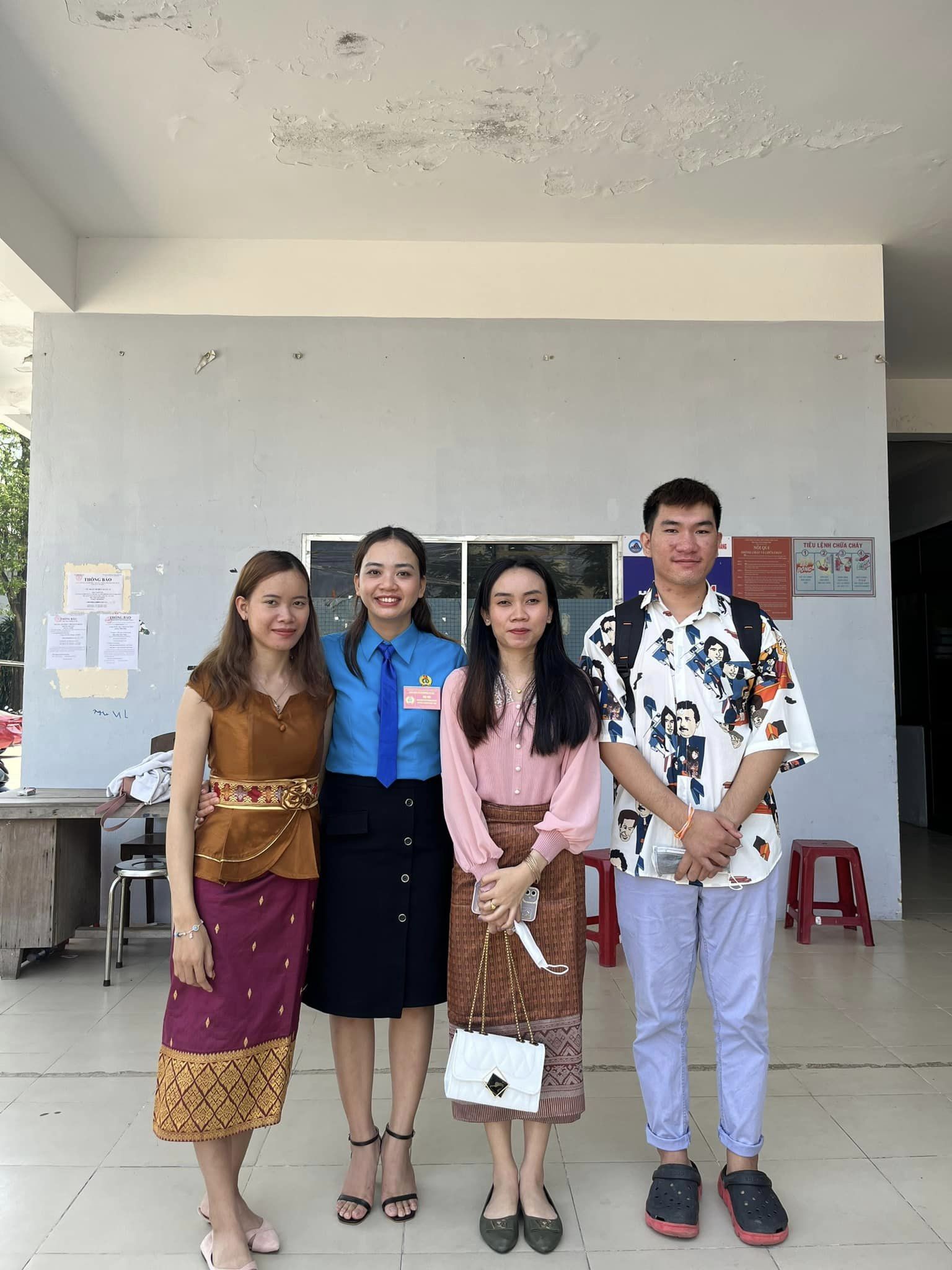 QUẬN ĐOÀN - HỘI LHTN VIỆT NAM QUẬN NGŨ HÀNH SƠN CHỈ ĐẠO CÁC ĐƠN VỊ TRỰC THUỘC TỔ CHỨC TIẾP NHẬN SINH VIÊN LÀO THAM GIA SINH HOẠT VÀ TRẢI NGHIỆM GIAO LƯU VĂN HOÁ TẠI ĐỊA PHƯƠNG